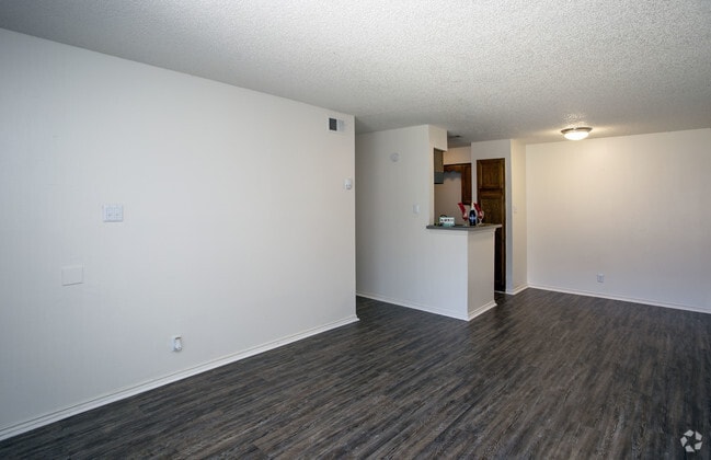 2Bd/1 Bath