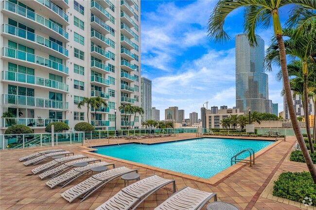 Building Photo - 31 SE 5th St Unit 3819 Rental