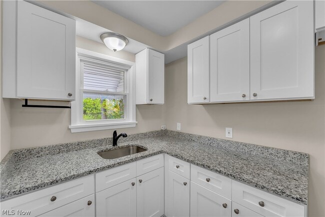 Building Photo - 29210 Green Dr