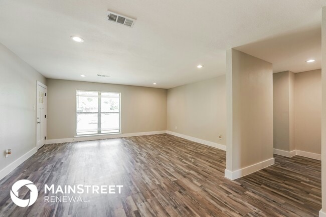 Photo - 2721 Northview Pl