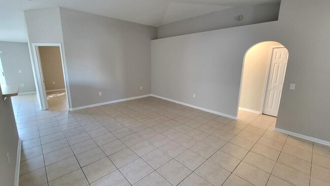 2944 Noah Cir