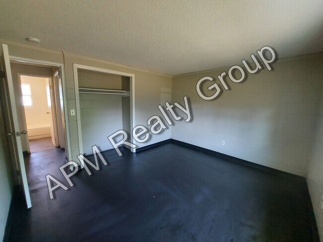 Photo - 2 bedroom apartment - 50% off first month!