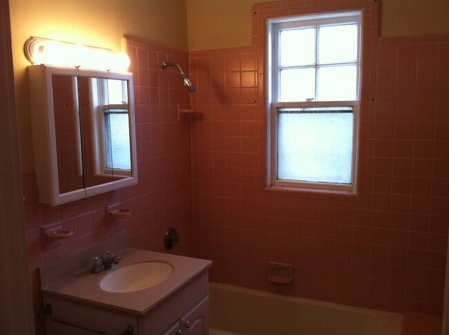Photo - 11 Fairfield St Apartment Unit 2