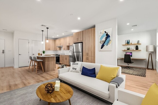 Building Photo - 1151 Walnut St Unit 308