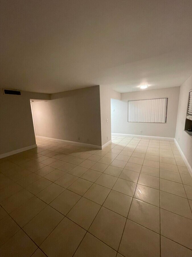 Photo - 420 Meadows Cir