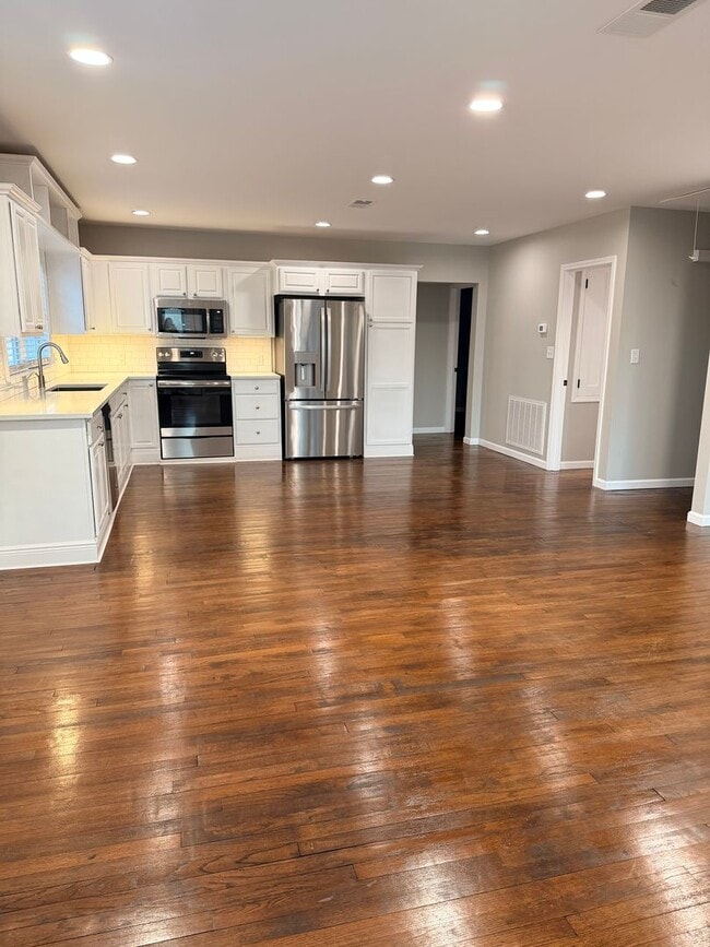 Photo - 3/2 Pascagoula