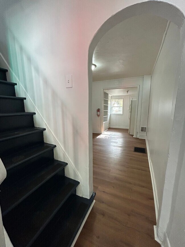 Photo - 2 bed 1 bath freshly renovated