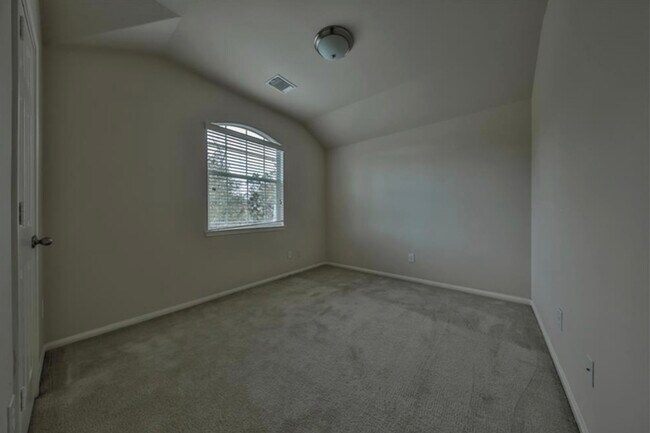 Photo - 18 Milepost Ct