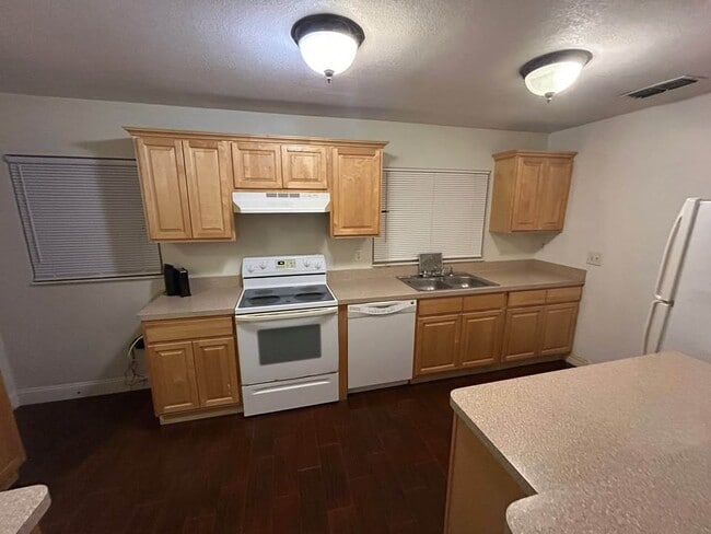 Photo - 1307 Honeytree Ln W Unit Apartment