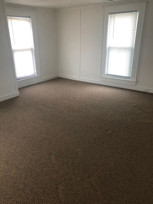 Photo - 205 Sir Walter Raleigh St Unidad A