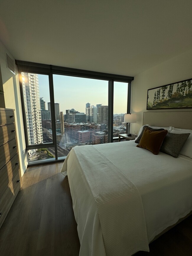 Photo - 350 N Canal St