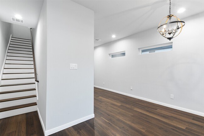 4919 Paradigm Ln