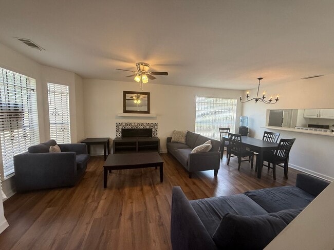 Building Photo - 2BD 2.5BA FURNISHED CONDO WITH WATER INCLUDED