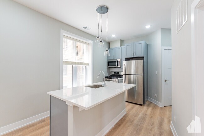 419 W Belden Ave