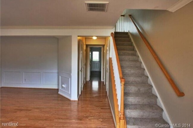 Photo - 2 br, 2.5 bath Townhome - 8039 Bristle Toe...
