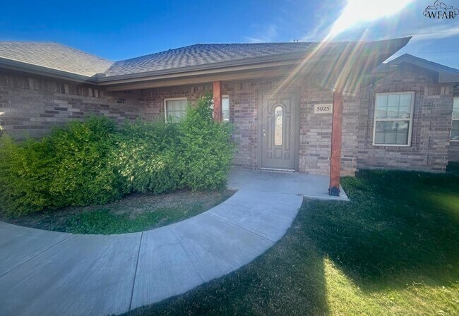 Photo - 5025 Olivia Ln