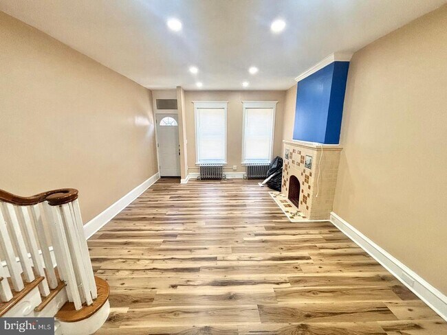 Photo - 2038 Dorrance St