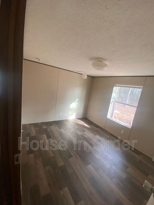 Photo - 124 Shamrock Park Dr