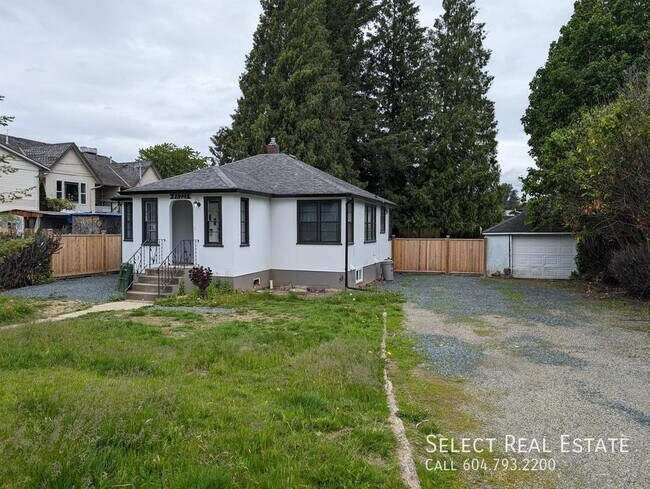 Photo - 45723 Lewis Ave