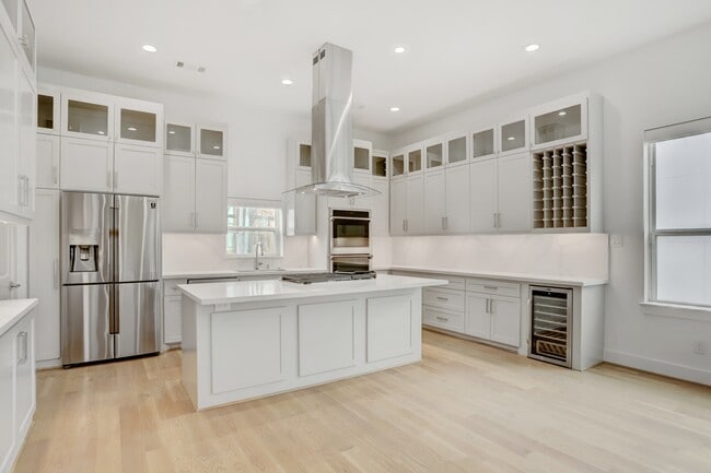 Photo - 1716 Rosewood St