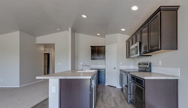 Photo - Coming Soon !!! Great location, 3 bedroom ...