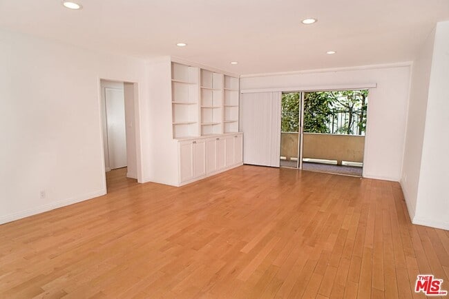 Photo - 416 N Oakhurst Dr Unit 205