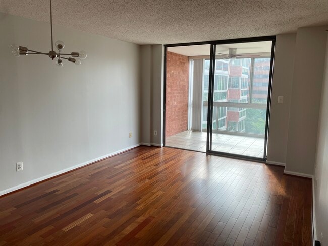 Building Photo - 1024 N Utah St Unit 518