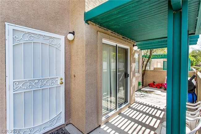 Photo - 5237 Steinbrenner Ln