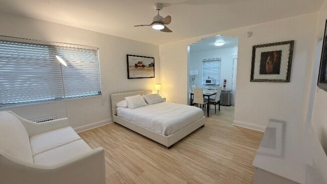 Photo - 545 Michigan Ave Unidad 8