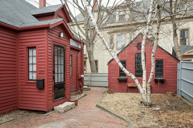 Photo - 273 Brackett St