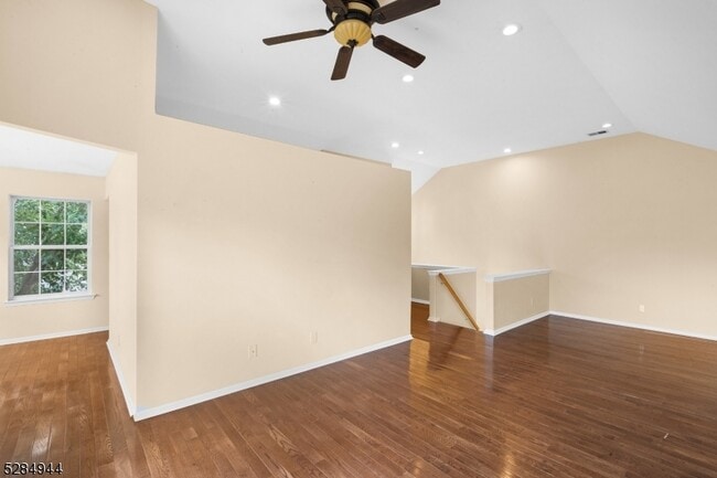 Photo - 77 Williamson Ct