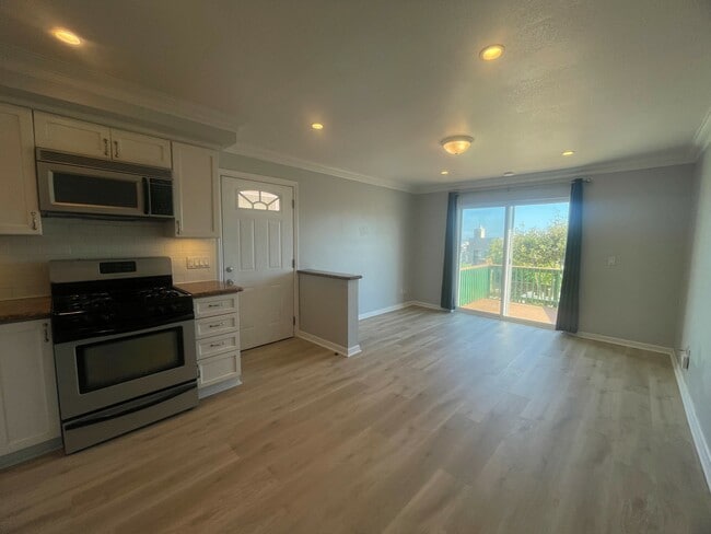 Photo - 620 Spruce Ave