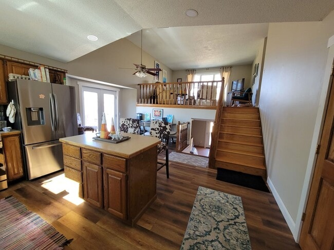 Photo - Amazing 3 bedroom home with new paint, mar...