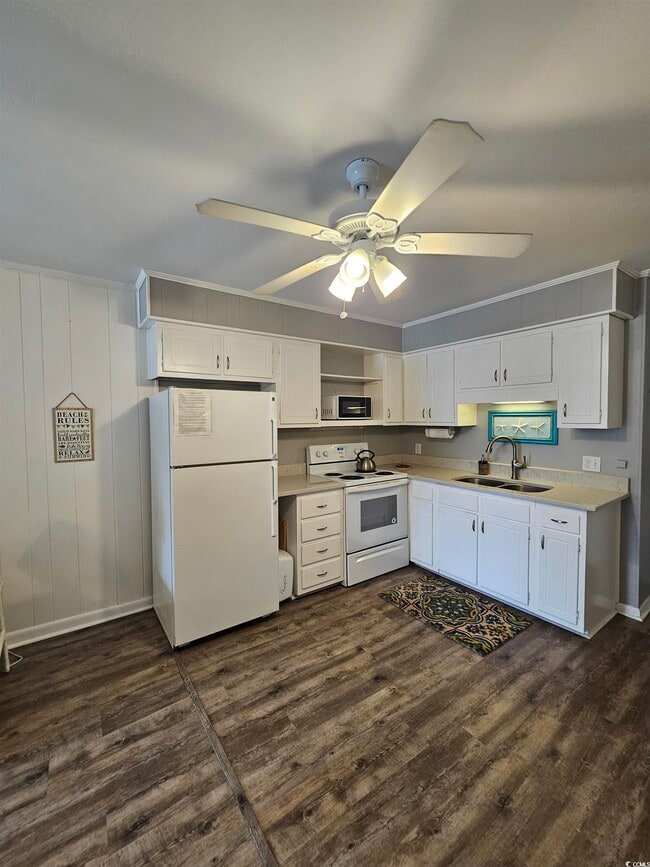 Photo - 401 N Hillside Dr