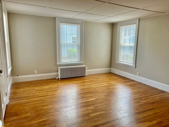 9 Arlington St Unit 2