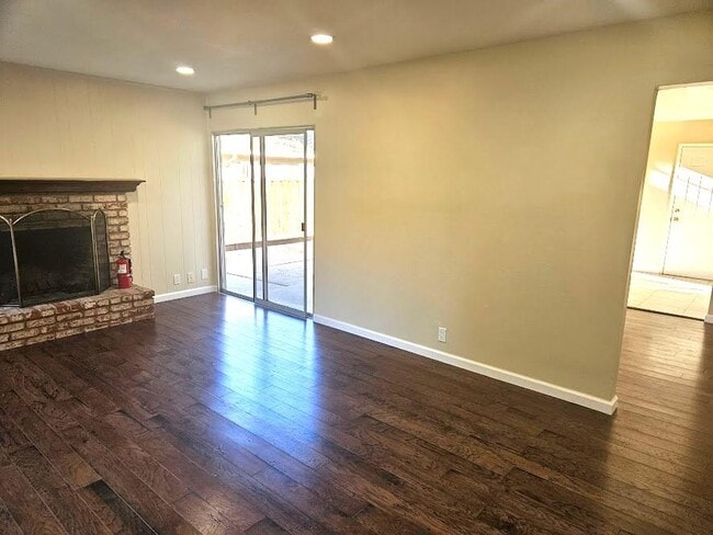 Photo - 808 Moraga Dr