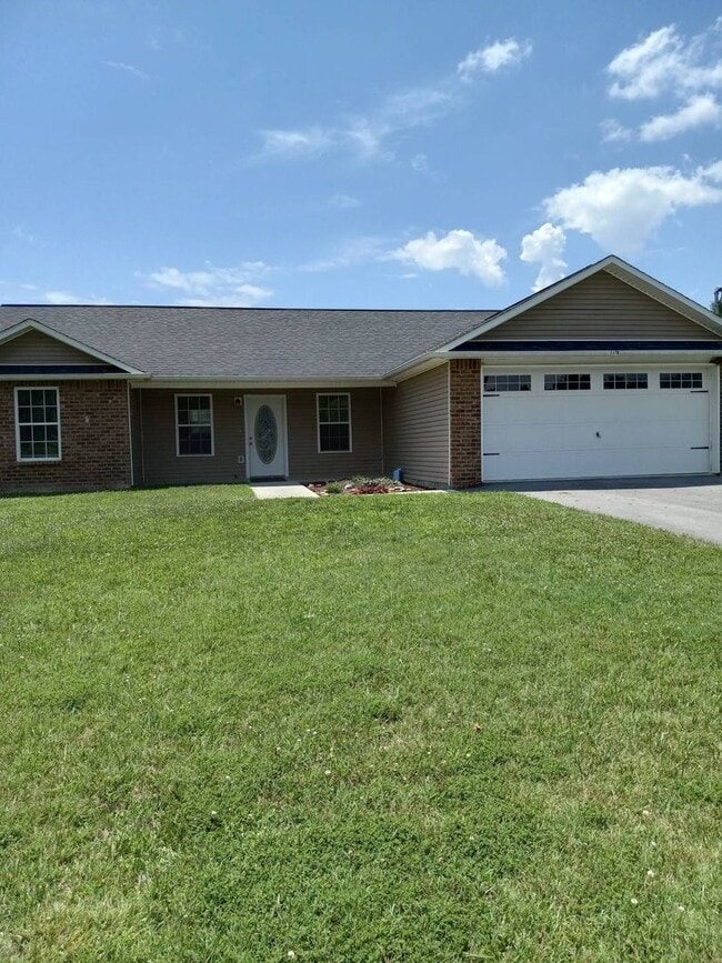 Photo - Now accepting application for 3 bedroom 2 bath brick home in White Pine, TN