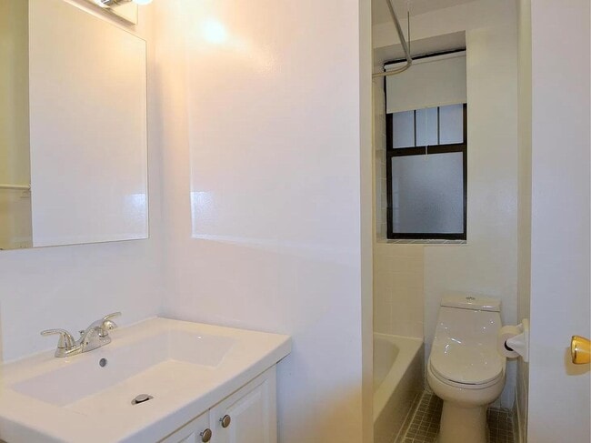 Photo - 3117 Broadway Unit 26