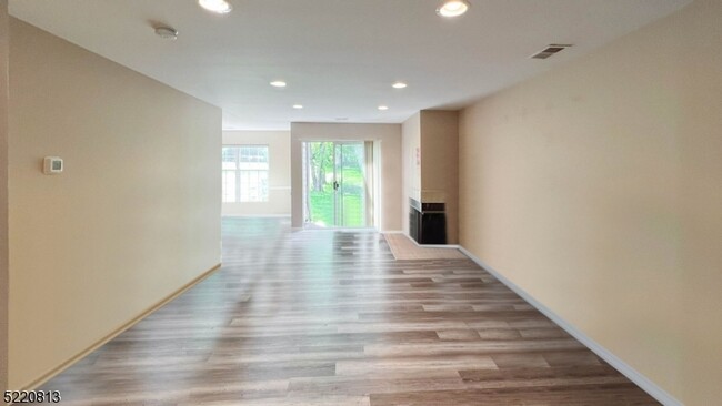 Photo - 6 Brookline Ct