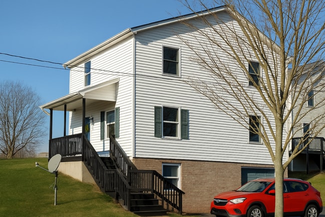 For Rent: 4-bedroom 2-bathroom single fami... - For Rent: 4-bedroom 2-bathroom single fami... House