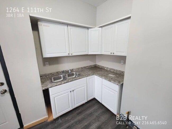 Photo - 1264 E 111th St