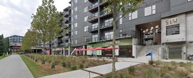 Photo - 665 Auburn Ave NE