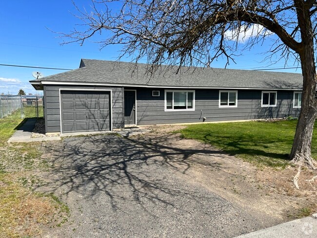 Building Photo - 1219 Arlington Dr Rental