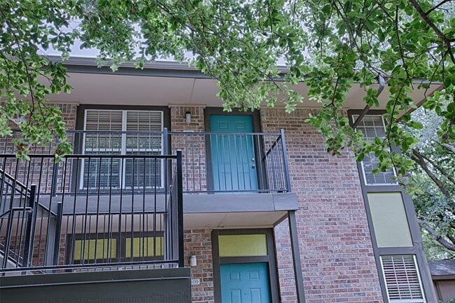 Building Photo - 7685 Northcross Dr Unit 426