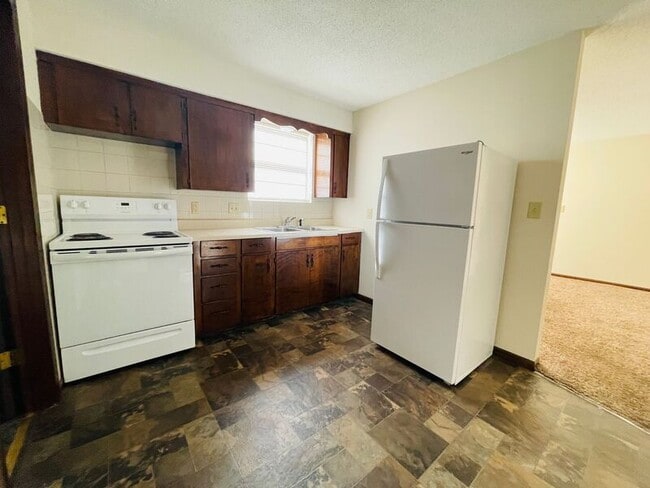 Photo - 1406 Magnolia W