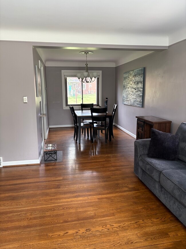 Photo - 2611 Oliver Rd
