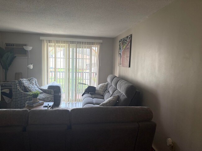 Photo - 206 White Cedar Blvd
