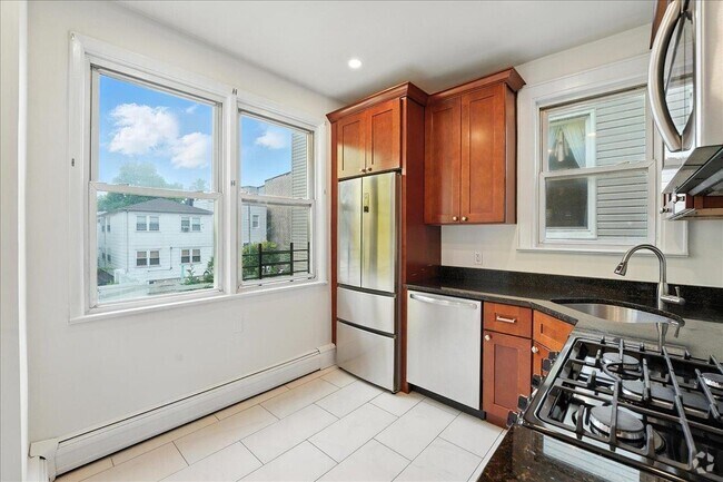 Building Photo - 95 Zabriskie St Unit 2 Rental