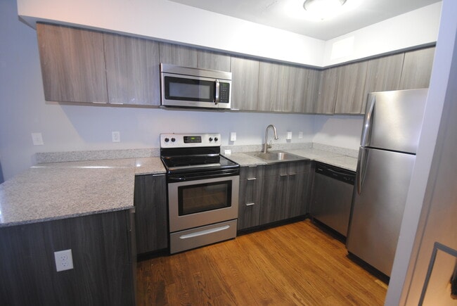2 Bedroom - Renovated - Fritz Lofts