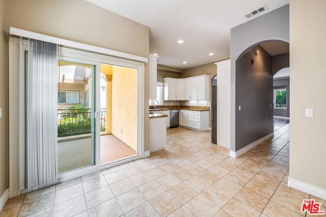 Photo - 4125 W Hood Ave Townhome